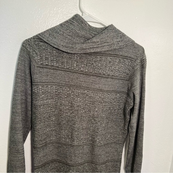 The Limited Turtleneck Tunic Sweater Dress Green - Picture 9 of 12